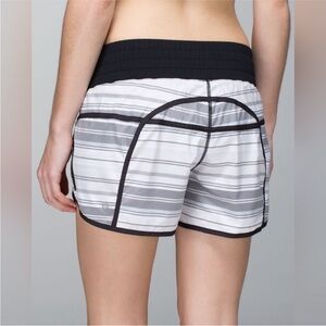 Lululemon Tracker Short II Running Athletic Shorts Mini Groovy Stripe - Size 8